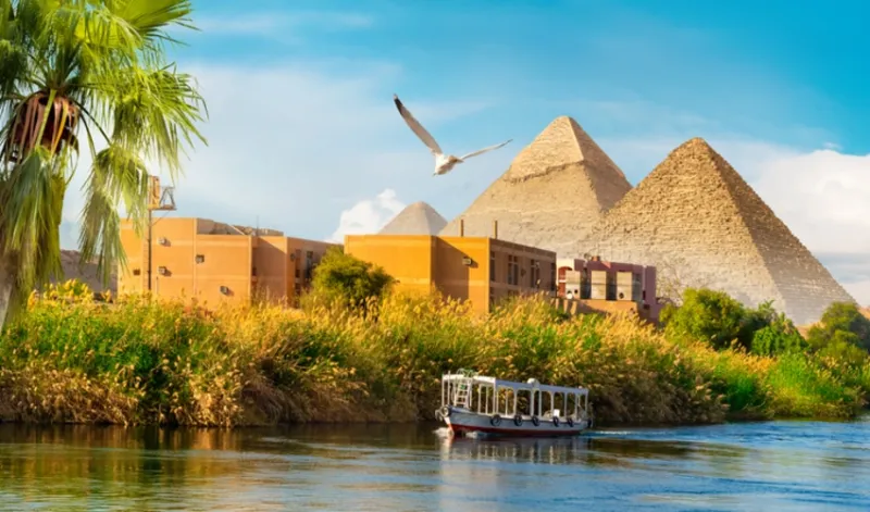 Pyramids near Nile River, Best Egypt Tour Package